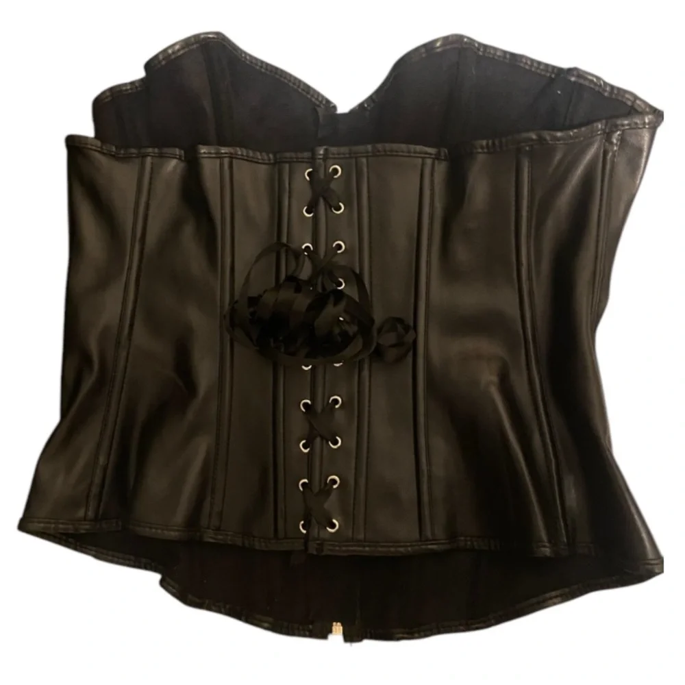 Women’s black faux leather Halter top /vest. zips and laces. Sexy and 🔥 … - Picture 6 of 6